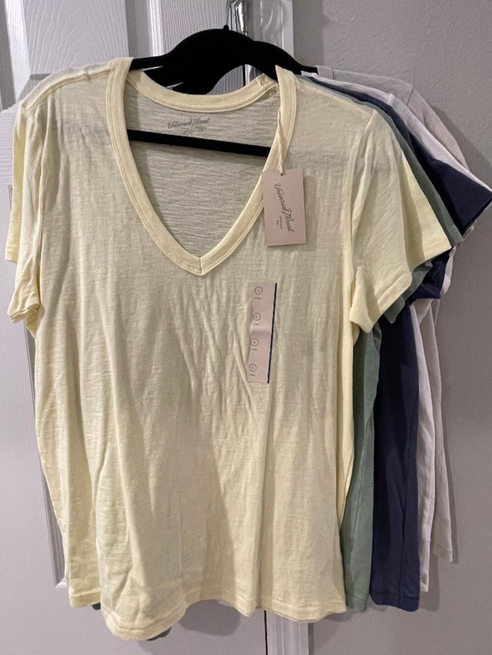 5 NWT T-shirt Bundle Universal Thread